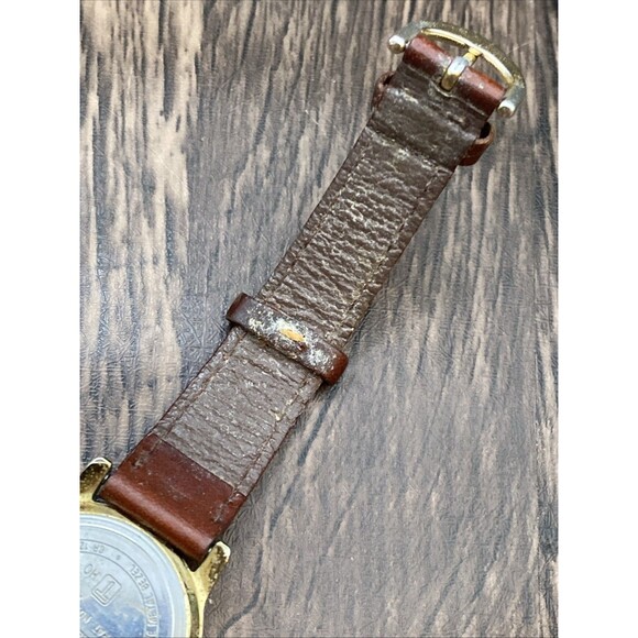 Timex Carriage women's Gold Tone Date Watch Indiglo New Battery - Picture 9 of 11